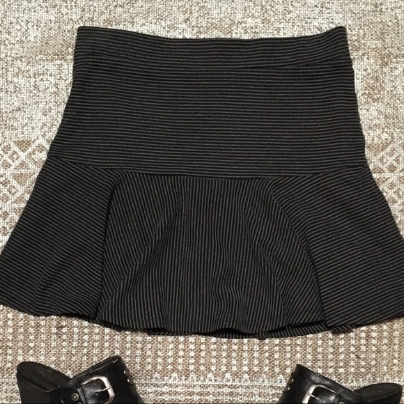 Forever 21 Mini Skirt - Picture 4 of 8